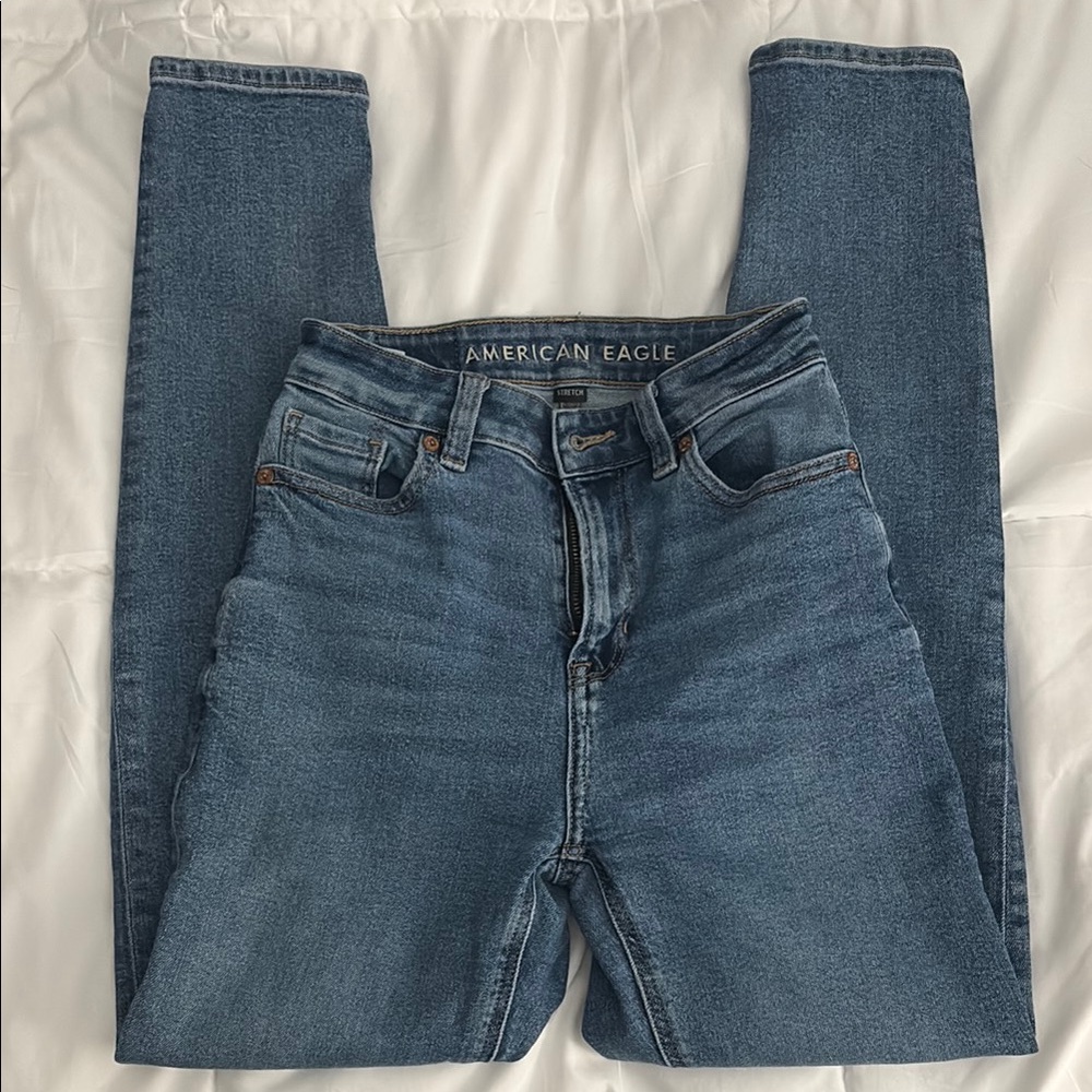 American Eagle Outfitters High Rise Mom Jeans
